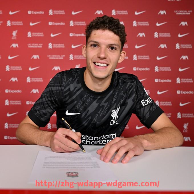 问鼎娱乐官网-意甲获得冠军球队排行及夺冠关键因素分析